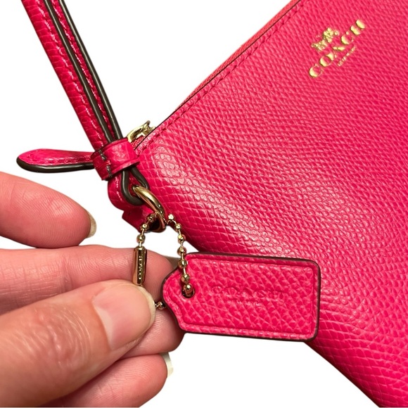 Coach Corner Zip Wristlet 6.25” x 4” x .5” - Cerise (fuchsia) with hang tag - Picture 7 of 10